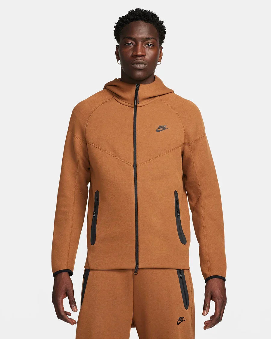 Nike Tech Fleece-Brown